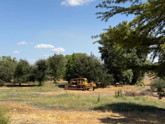 7555 Merced Falls Road, Snelling CA: https://media.crmls.org/mediaz/fb4d67ad-8c23-42bd-8aac-8f1f4130452f.jpg