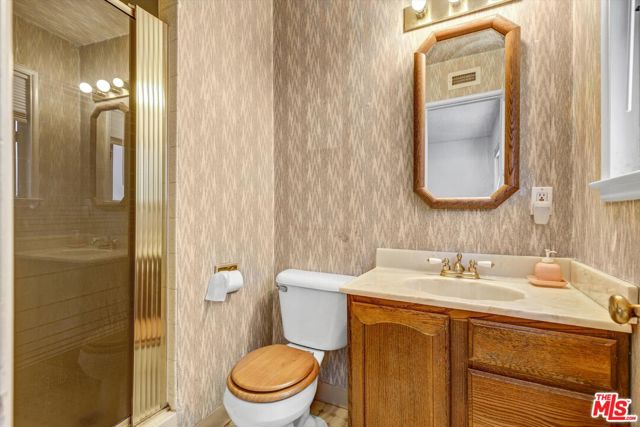 7903 Amestoy Avenue, Van Nuys CA: https://media.crmls.org/mediaz/fb4dabc7-5f23-4d23-a8d2-5c8bbcf43669.jpg