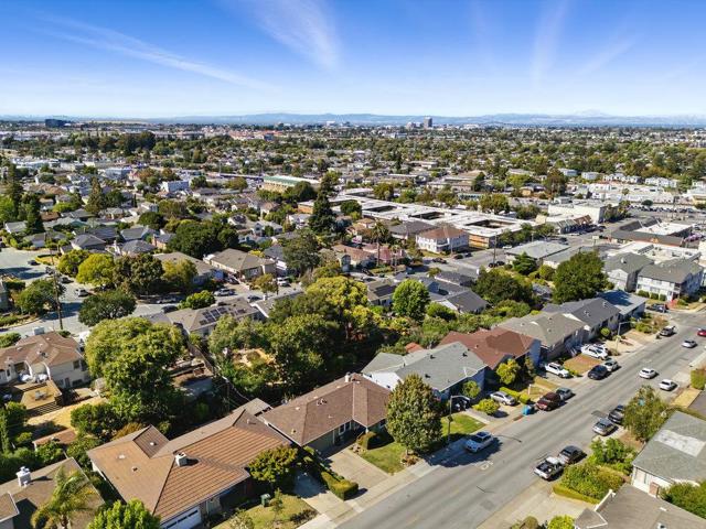 120 42nd Avenue, San Mateo CA: https://media.crmls.org/mediaz/fb4eb696-8fac-493c-9674-b7704e6d579b.jpg