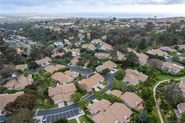 2207 Caminito Cabala, La Jolla CA: https://media.crmls.org/mediaz/fb4f92ad-abfa-4bf5-bb3b-0531e82910cf.jpg