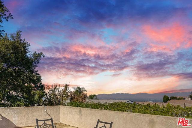 121 Navajo Lane, Topanga CA: https://media.crmls.org/mediaz/fb50a82f-a2f5-4d83-8ebb-11374f5e50a2.jpg