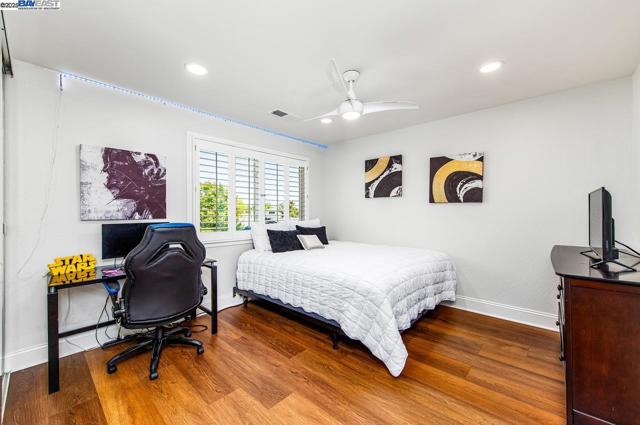 260 Mara Pl, San Ramon CA: https://media.crmls.org/mediaz/fb511c81-fbf0-4bef-9d04-147b58ff454e.jpg