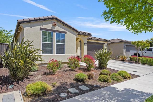 471 Segovia Drive, Hollister CA: https://media.crmls.org/mediaz/fb511dc1-e39a-4ae5-b2e7-fdb5a1099fc1.jpg
