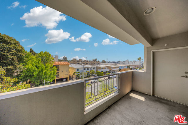 1409 Armacost Avenue, Los Angeles CA: https://media.crmls.org/mediaz/fb51c70c-0e9f-4932-b634-fd065566004a.jpg