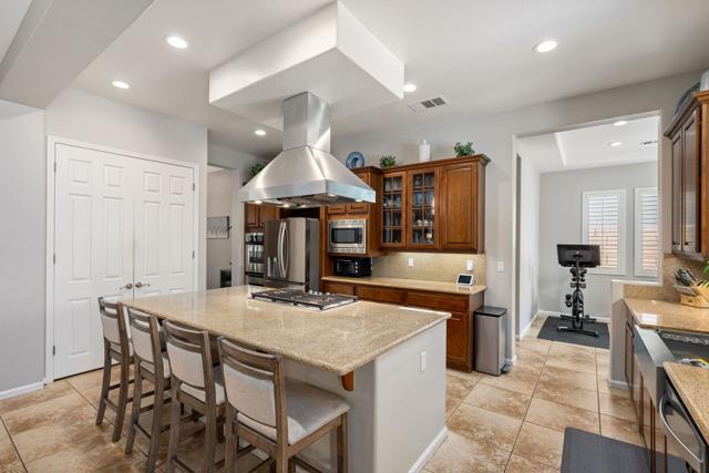 40844 Piazza Del Paradiso, Indio CA: https://media.crmls.org/mediaz/fb51e7d5-74e7-42b5-ae7a-e3a47f2118c1.jpg