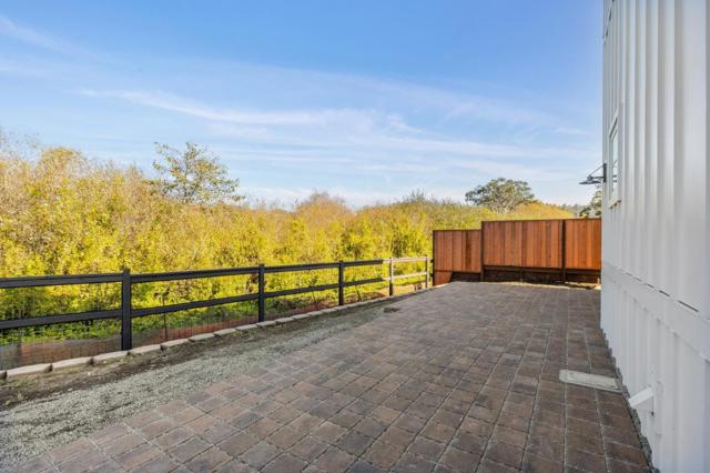 577 Creekside Court, Half Moon Bay CA: https://media.crmls.org/mediaz/fb52629f-462f-4b5a-a87c-057d182db107.jpg