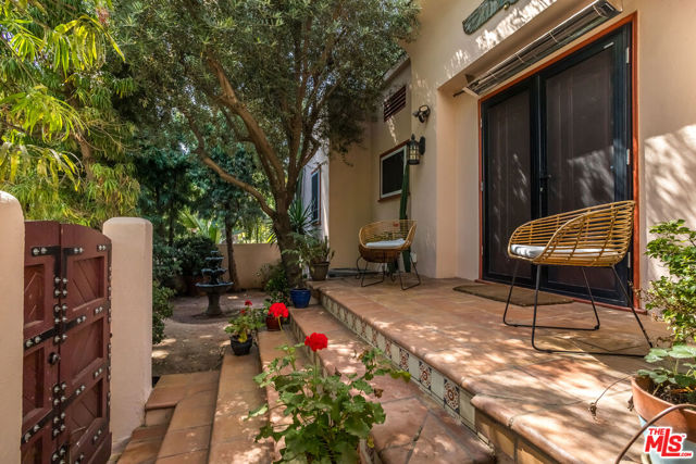 755 S Highland Avenue, Los Angeles CA: https://media.crmls.org/mediaz/fb526ade-279c-4448-97af-d49bcb6ce092.jpg