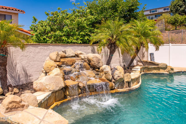 2210 Via Loma, Camarillo CA: https://media.crmls.org/mediaz/fb529822-bae1-4396-a8bc-3c90a75f1eb7.jpg