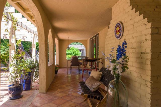 1720 Hillman Avenue, Belmont CA: https://media.crmls.org/mediaz/fb52aa57-dedb-4e2b-a49e-b1f53896dcbe.jpg
