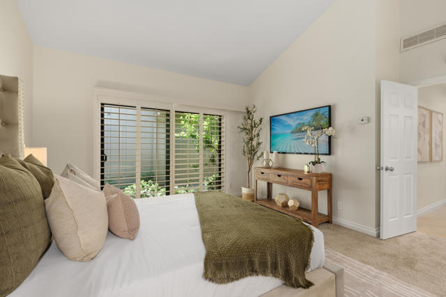 95 Lookout Drive, Palm Desert CA: https://media.crmls.org/mediaz/fb52e48b-7b1e-48aa-bb78-327471671fb0.jpg