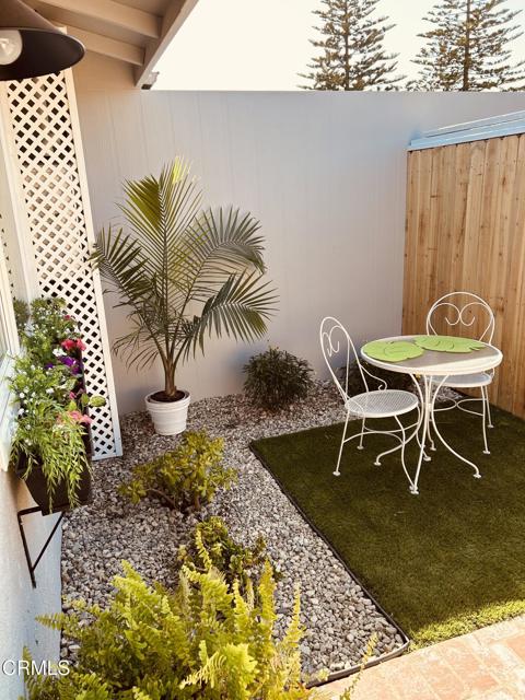 163 E Bowling Green, Port Hueneme CA: https://media.crmls.org/mediaz/fb533d0a-2a14-41af-821f-51bc29495e46.jpg