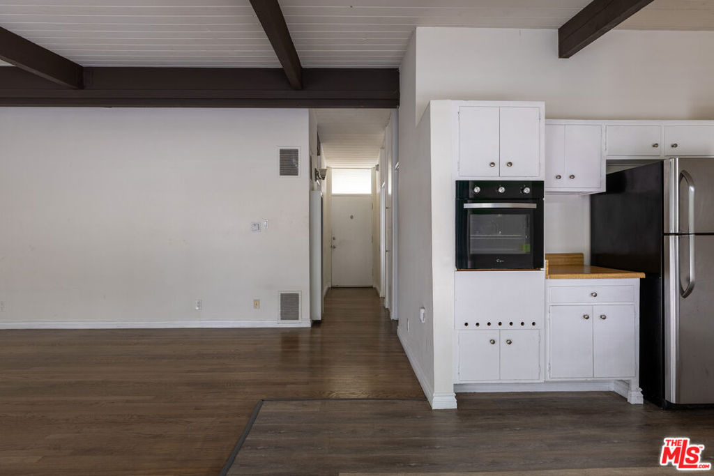 11133 Rose Avenue #10