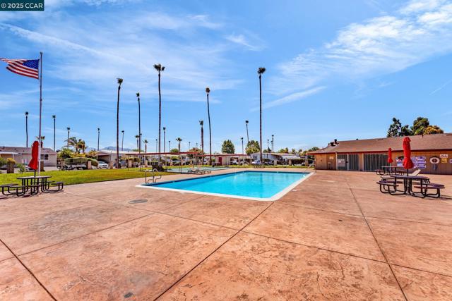 189 Suez Dr, Pacheco CA: https://media.crmls.org/mediaz/fb5394eb-4ca7-4f29-97b7-356dcc587898.jpg