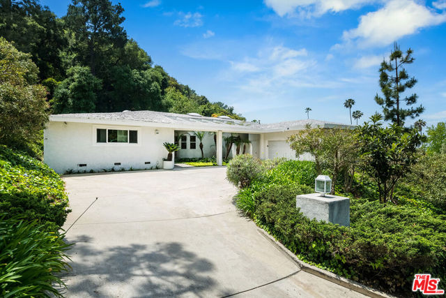 1965 Loma Vista Drive, Beverly Hills, California 90210, 4 Bedrooms Bedrooms, ,3 BathroomsBathrooms,Single Family Residence,For Sale,Loma Vista,24399413