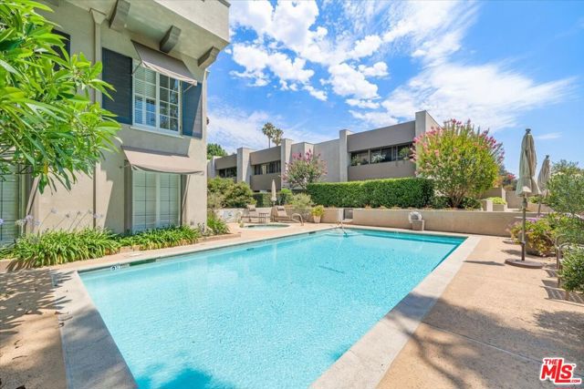 80 S Grand Avenue, Pasadena CA: https://media.crmls.org/mediaz/fb54eece-4f8c-48c7-83b8-47f1a5ac0e50.jpg