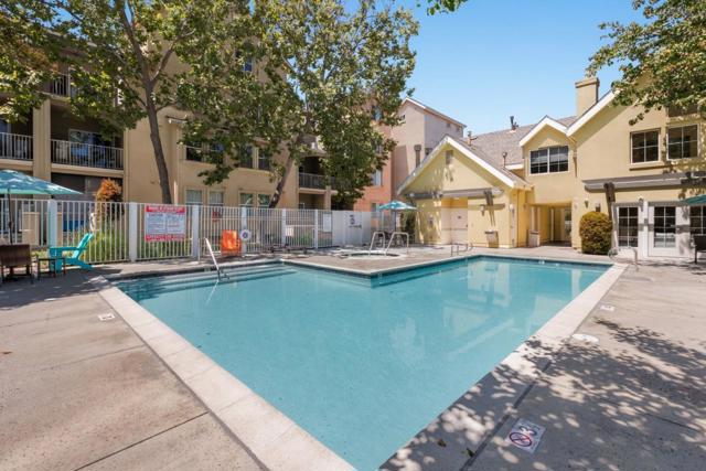 2009 Showers Drive, Mountain View CA: https://media.crmls.org/mediaz/fb553cc2-b7ac-429c-ace7-632406d43169.jpg