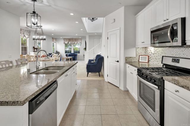Detail Gallery Image 11 of 38 For 21622 Saddle Bred Ln, Escondido,  CA 92029 - 3 Beds | 2/1 Baths