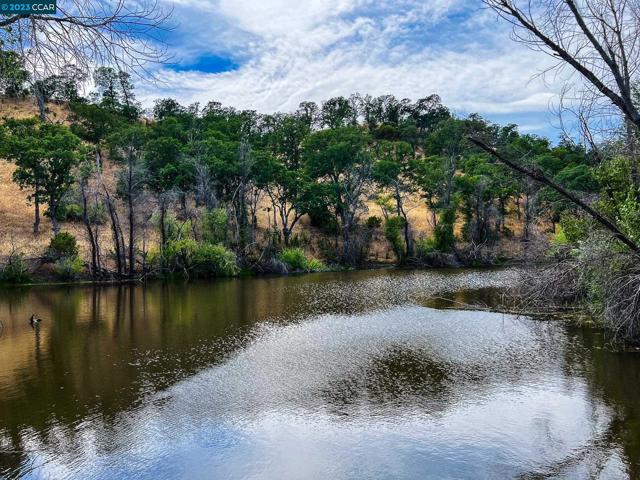 0 Lot 22 Rolling Oaks, Cottonwood CA: https://media.crmls.org/mediaz/fb557d57-a59c-4ec5-bd6f-77b590a15dd3.jpg