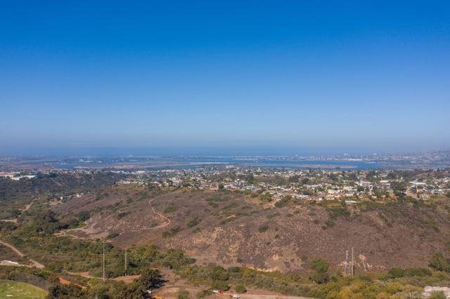 6338 Caminito Del Pastel, San Diego CA: https://media.crmls.org/mediaz/fb55c729-3c46-4dfe-849f-a30228e91cb7.jpg