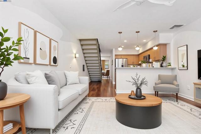630 Thomas L Berkley Way, Oakland CA: https://media.crmls.org/mediaz/fb563b2d-5fc5-436a-b693-f2b08e336b61.jpg