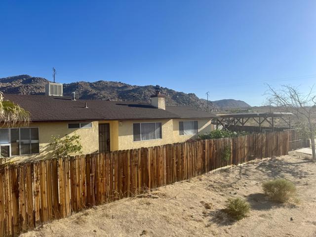 6767 Peterson Road, 29 Palms CA: https://media.crmls.org/mediaz/fb573a50-bd4d-48c9-9066-9db9505c82ba.jpg