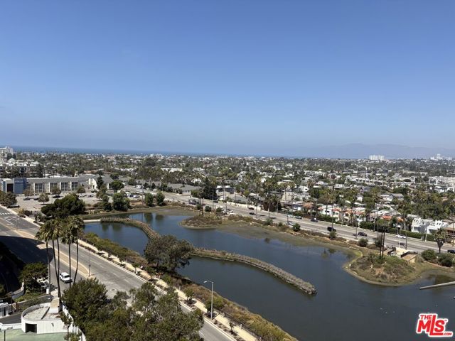4316 Marina City Drive, Marina del Rey CA: https://media.crmls.org/mediaz/fb57947d-d908-48d8-b549-c7bf72bd9a03.jpg