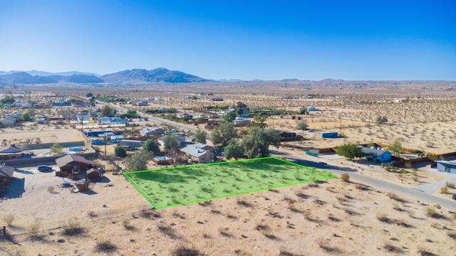 63647 Walpi Dr Drive, Joshua Tree CA: https://media.crmls.org/mediaz/fb58053e-74f7-4d50-b890-6adb1e3c86dd.jpg