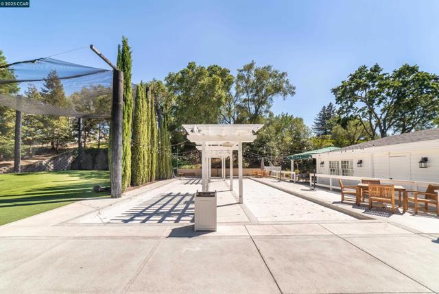 2540 Caballo Ranchero Dr, Diablo CA: https://media.crmls.org/mediaz/fb583dbe-791f-430a-93a3-3dda91d0e87e.jpg
