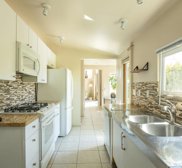610 S Camino Real, Palm Springs CA: https://media.crmls.org/mediaz/fb588368-fc96-4d1f-a762-57e582c43e5f.jpg