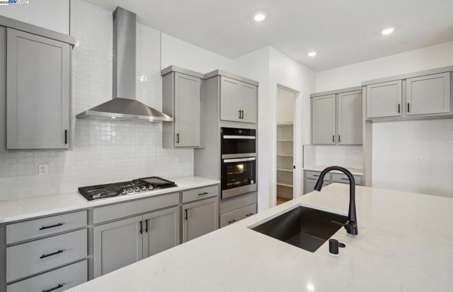 17654 Brightwood Avenue, Lathrop CA: https://media.crmls.org/mediaz/fb5887e5-06ed-4a34-97ef-d29690d1fd22.jpg