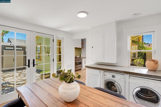 3018 Courtland Ave, Oakland CA: https://media.crmls.org/mediaz/fb58f372-d9ca-437a-b3c1-98e3cfd8a3f0.jpg