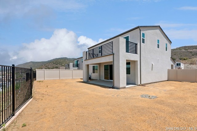 632 MEADOWOOD ST, Fallbrook CA: https://media.crmls.org/mediaz/fb592a5c-ddb2-443a-a39f-ae5cb6023ff4.jpg