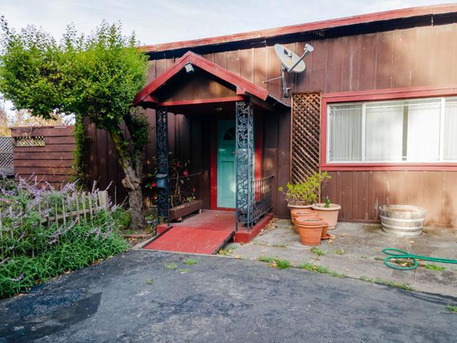 1009 Miramontes Street, Half Moon Bay CA: https://media.crmls.org/mediaz/fb5991ad-2cc3-4d20-8f11-a35fcd661b66.jpg