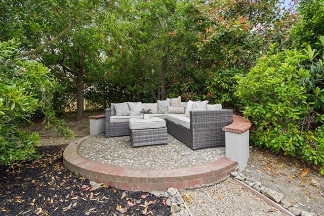 1535 Lakeview Drive, Hillsborough CA: https://media.crmls.org/mediaz/fb5a689e-0662-480a-b834-469d895e3940.jpg