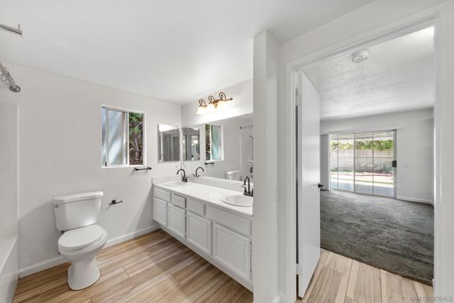 30625 Mira Loma Dr, Temecula CA: https://media.crmls.org/mediaz/fb5afe40-42df-4965-828a-91cb7fb2dd93.jpg