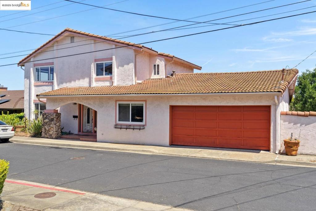 2115 Valente CIR