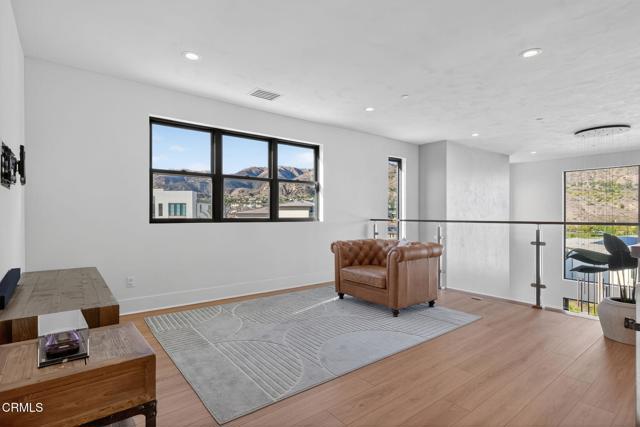 Detail Gallery Image 39 of 77 For 11862 N Hillsborough Ln, Porter Ranch,  CA 91326 - 5 Beds | 5/1 Baths