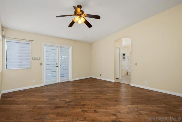 1915 Andrews Ct, Oceanside CA: https://media.crmls.org/mediaz/fb5b9254-ba49-4978-b585-7379c91404ac.jpg