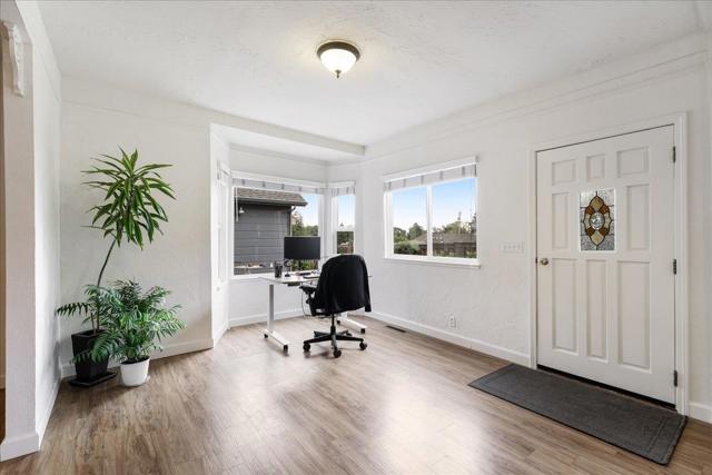 334 Park Way, Santa Cruz CA: https://media.crmls.org/mediaz/fb5be02b-28da-4b0c-9656-e6585318b640.jpg