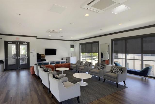 5506 Sandcliff Ln, San Diego CA: https://media.crmls.org/mediaz/fb5be202-754b-4563-bda2-d08f1dc17c42.jpg