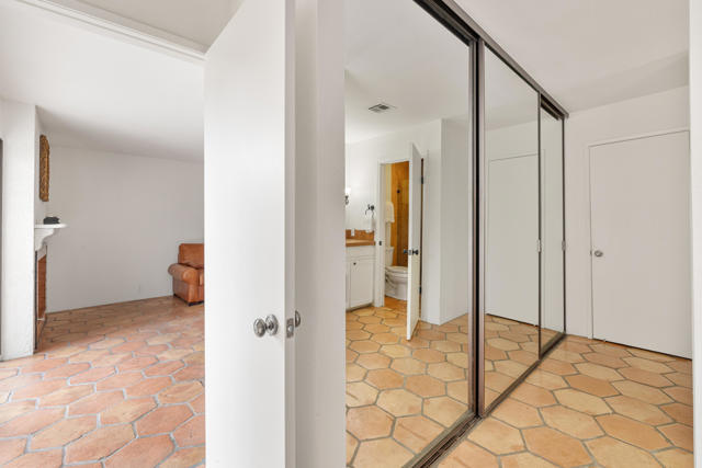 48980 Wildwood Lane, Palm Desert CA: https://media.crmls.org/mediaz/fb5bfa7c-b1bc-491c-b2f9-53a7a6e67ccf.jpg