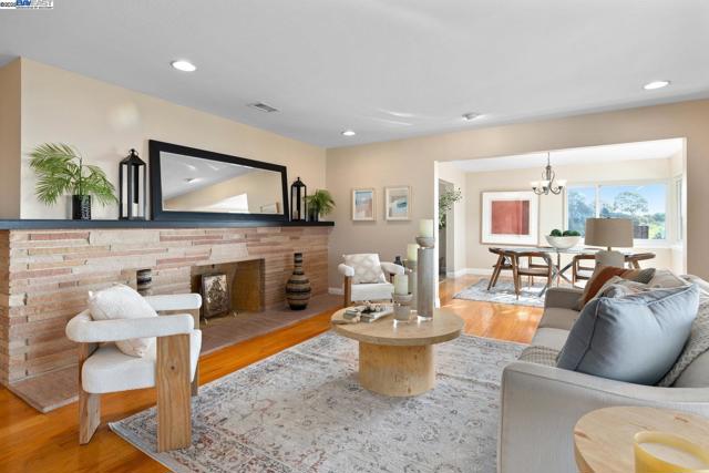 2567 Humboldt, San Leandro CA: https://media.crmls.org/mediaz/fb5c107b-4b58-4976-acdd-9f58f961860e.jpg