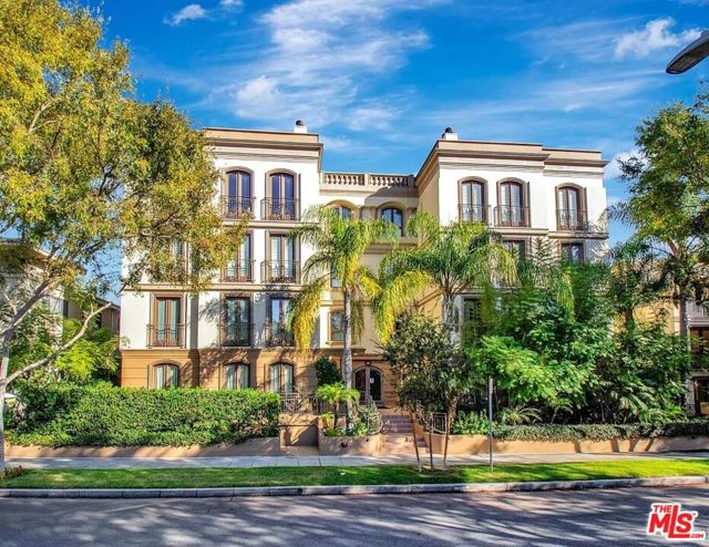 132 S Crescent Drive 401 Beverly Hills, California