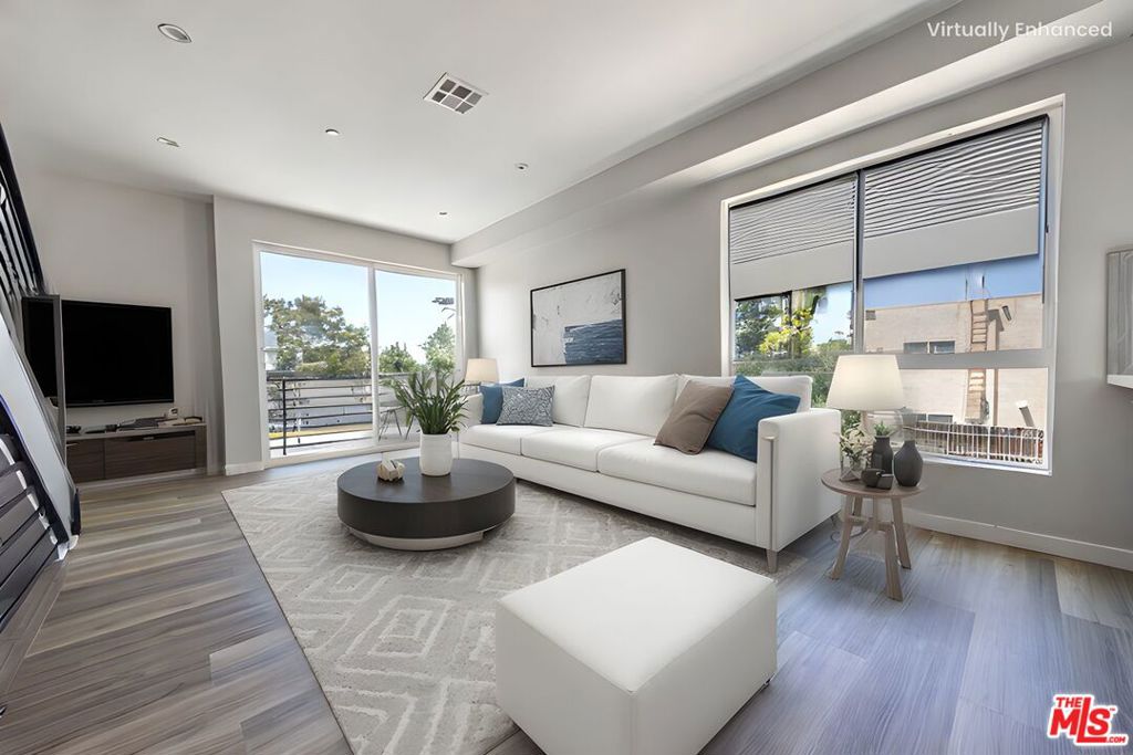 6702 Balboa Boulevard #1