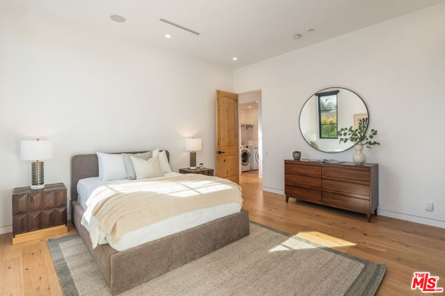 636 N Kilkea Drive, Los Angeles CA: https://media.crmls.org/mediaz/fb5d1d50-6dfd-4d9a-bd04-23df2f44a333.jpg