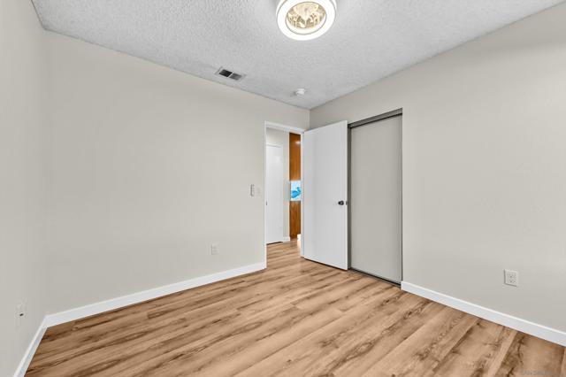 1412 Timber Gln, Escondido CA: https://media.crmls.org/mediaz/fb5dbbca-cf27-45a4-a7b1-5e7da1a953a7.jpg