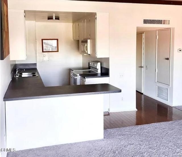 5460 White Oak Avenue, Los Angeles CA: https://media.crmls.org/mediaz/fb5e8302-aed6-4562-afdc-5c47ff573fd0.jpg