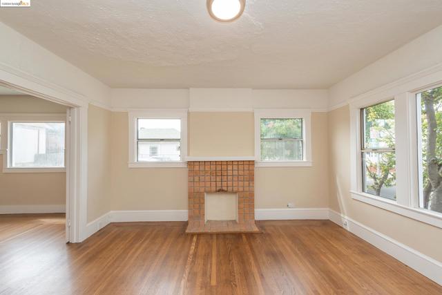 Image 3 of 46 For 707 Aileen St