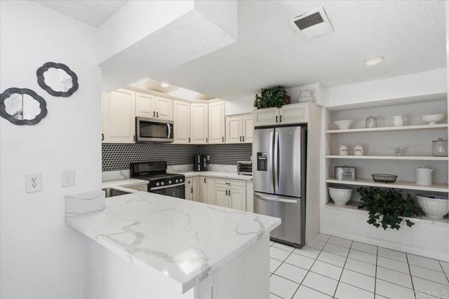 Detail Gallery Image 12 of 33 For 23587 Parkland Ave, Moreno Valley,  CA 92557 - 3 Beds | 2/1 Baths