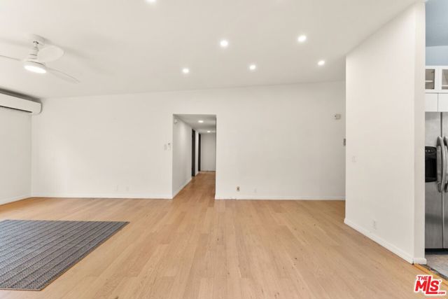 2160 Lake Shore Avenue, Los Angeles CA: https://media.crmls.org/mediaz/fb60c307-ccd4-419d-bab7-23d1512aae5e.jpg